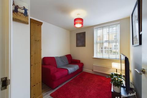 8 Babbage Grove, Leighton Buzzard, LU7 3GA