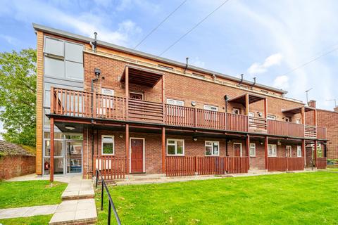 1 bedroom maisonette for sale, Courtlands, Maidenhead, Berkshire