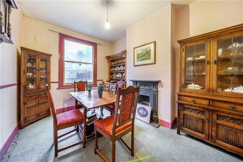 22 Balfour Road, London, W13 9TN