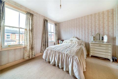 22 Balfour Road, London, W13 9TN