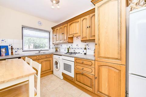 37 Oak Tree Close, London, W5 2AQ