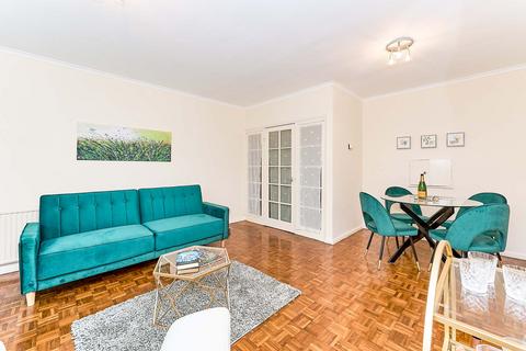 37 Oak Tree Close, London, W5 2AQ