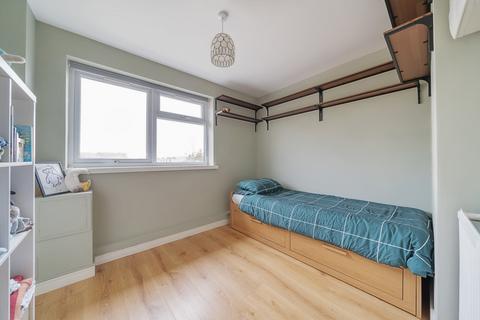 69 Rowan Close, London, W5 4AL