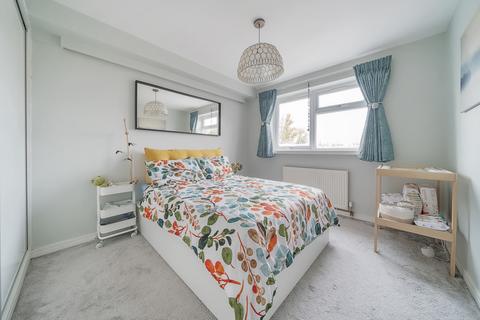 69 Rowan Close, London, W5 4AL