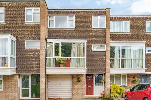 35 Templewood, London, W13 8DU