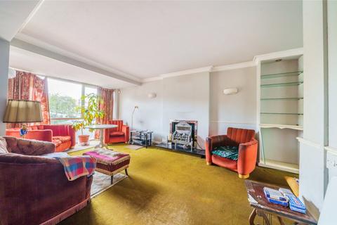 35 Templewood, London, W13 8DU