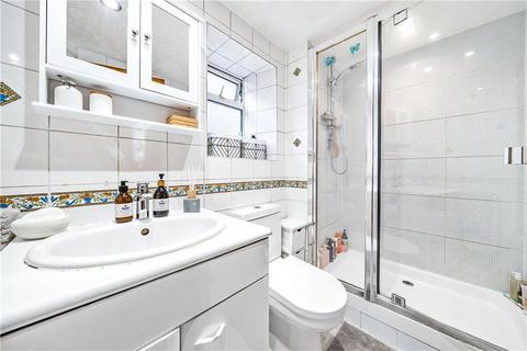 17 Queens Walk, London, W5 1TP