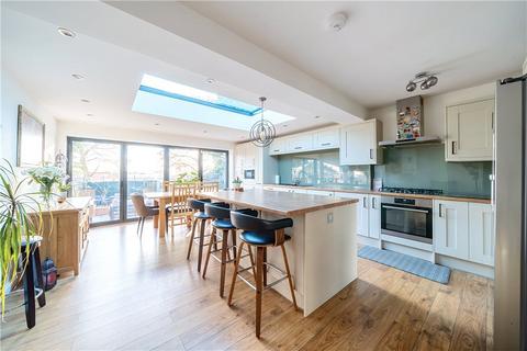 202 Conway Crescent, Perivale, Greenford, UB6 8JF