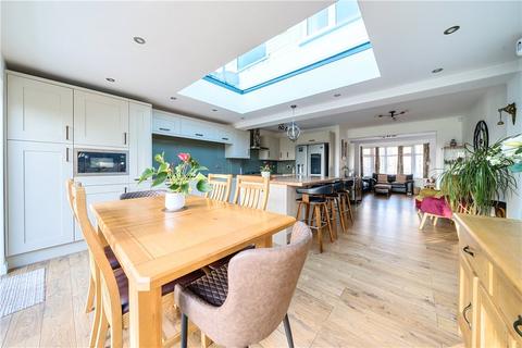 202 Conway Crescent, Perivale, Greenford, UB6 8JF