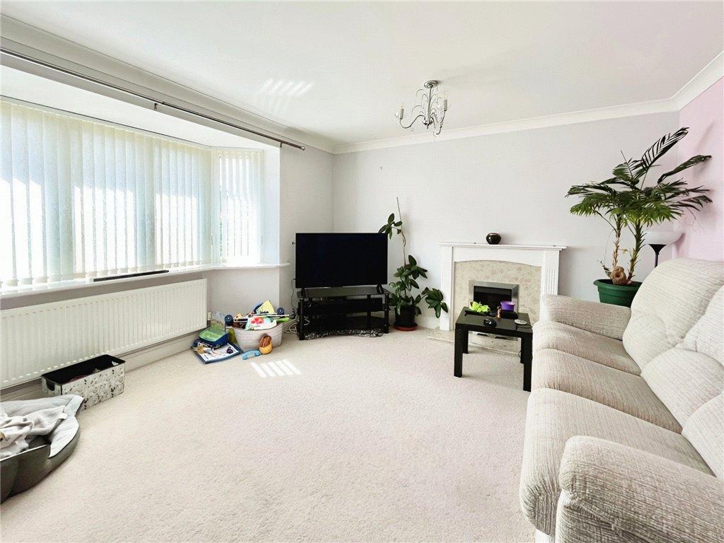 Sylvan Drive, Newport, Isle of Wight 3 bed detached house for sale £