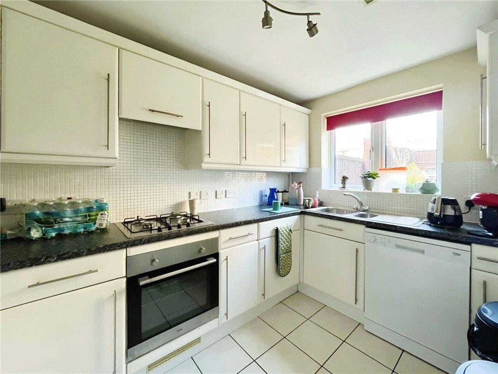 Sylvan Drive, Newport, Isle of Wight 3 bed detached house for sale £
