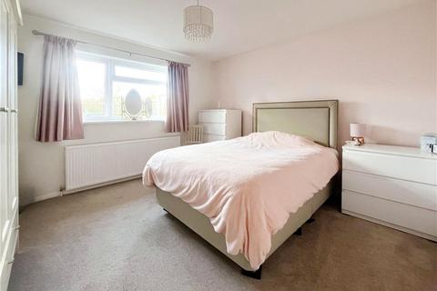 3 bedroom bungalow for sale, Wellington Road, Newport, Isle of Wight