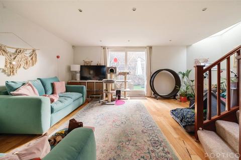 2 bedroom house for sale - London, London W12