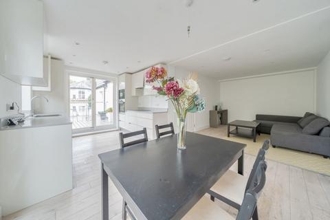 3 bedroom apartment for sale, Brougham Road, Acton, London