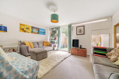 3 bedroom maisonette for sale, Grangedale Close, Northwood, Middlesex