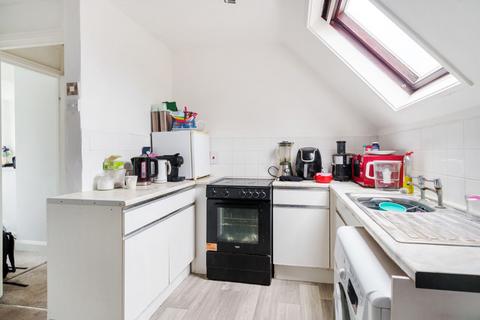 1 bedroom apartment for sale, Frithwood Avenue, Northwood, Middlesex
