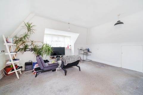 1 bedroom apartment for sale, Frithwood Avenue, Northwood, Middlesex