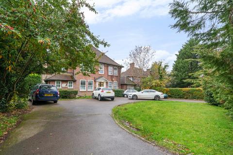 1 bedroom apartment for sale, Frithwood Avenue, Northwood, Middlesex