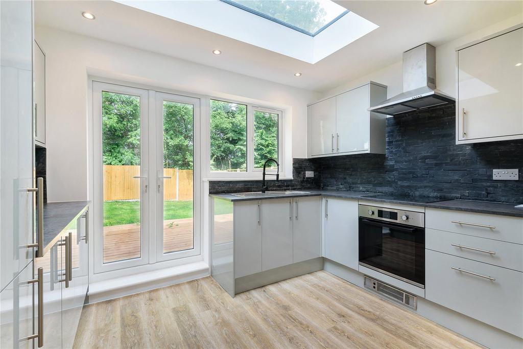 Ashridge Drive, Watford, Hertfordshire 4 bed semidetached house for