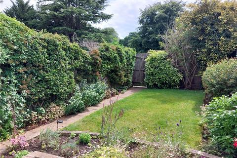 4 Hawkesworth Close, Northwood, HA6 2FT