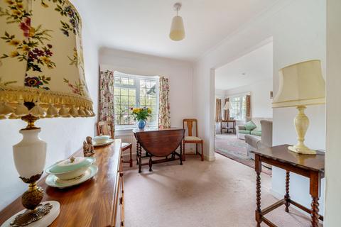 2 The Glen, Northwood, HA6 2UP