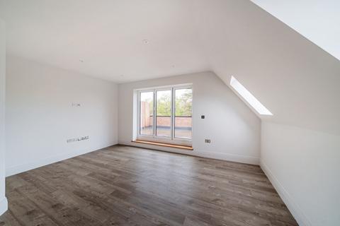 2 bedroom apartment for sale, Ducks Hill Road, Northwood, Middlesex