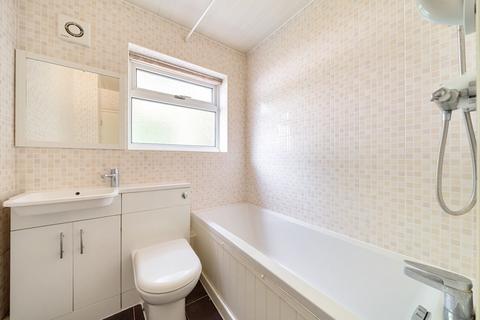 66 Lloyd Court, Pinner, HA5 1EG