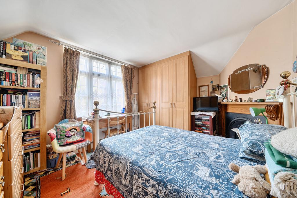 Bedroom, fireplace