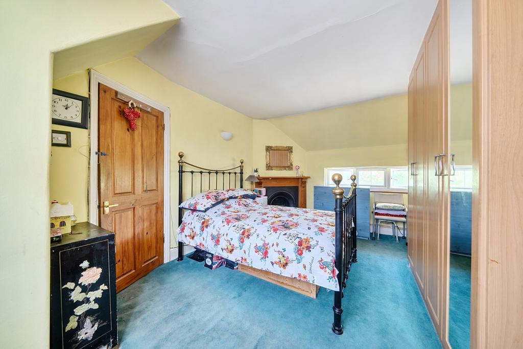 Bedroom, fireplace
