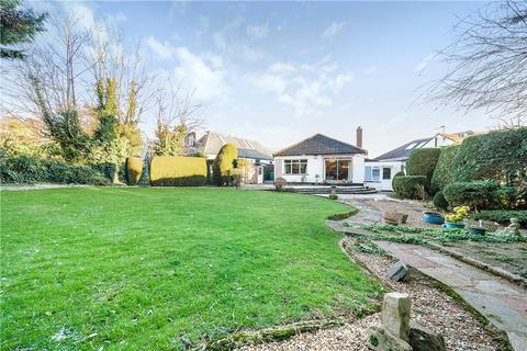 13 Athol Close, Pinner, HA5 3XJ
