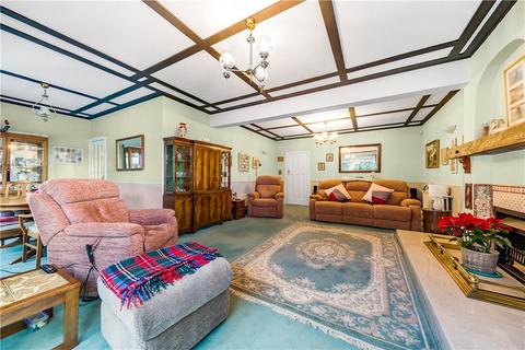 13 Athol Close, Pinner, HA5 3XJ