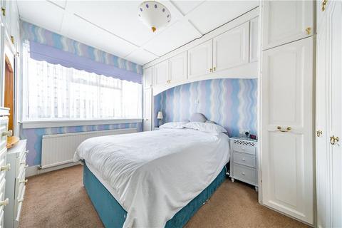 13 Athol Close, Pinner, HA5 3XJ