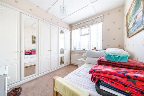 13 Athol Close, Pinner, HA5 3XJ