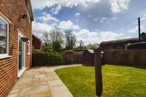4 bedroom detached house for sale, Churchill Close, Tadley, RG26