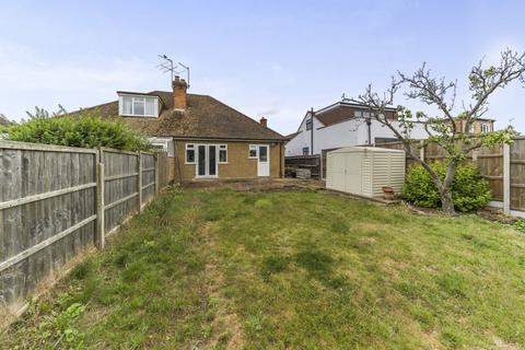 2 bedroom bungalow for sale, Links Way, Croxley Green, Hertfordshire