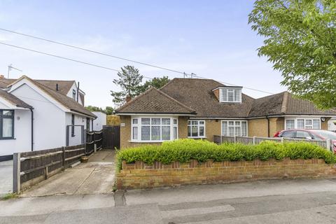 2 bedroom bungalow for sale, Links Way, Croxley Green, Hertfordshire