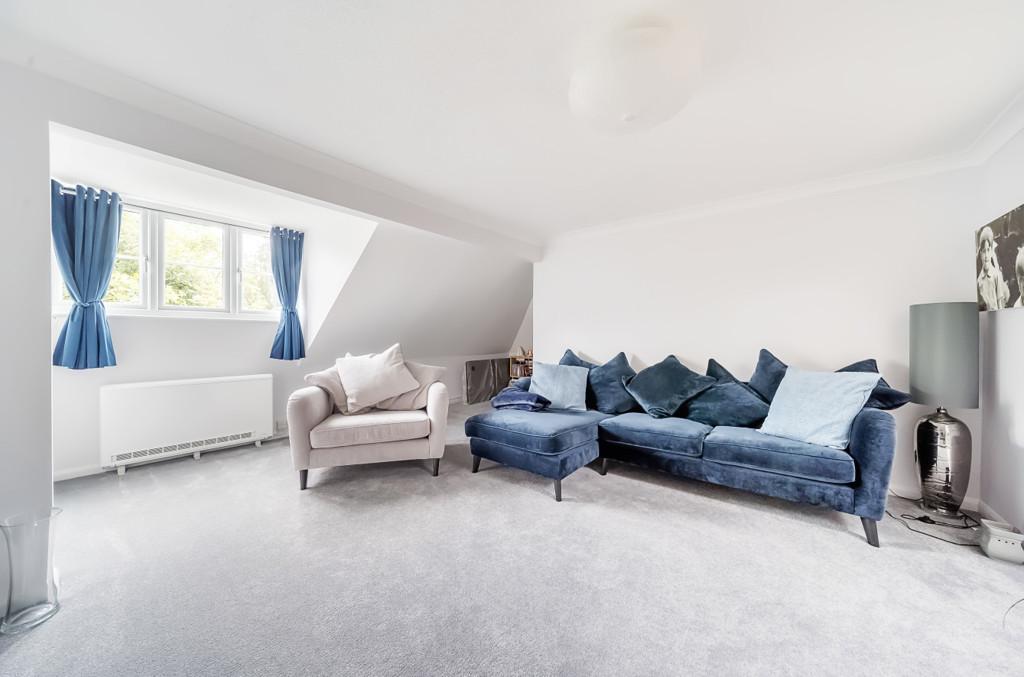 Uxbridge Road, Rickmansworth... 2 bed apartment for sale £365,000