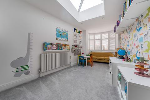 36 Eversley Crescent, Ruislip, HA4 6DD