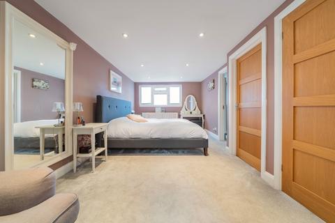 36 Eversley Crescent, Ruislip, HA4 6DD