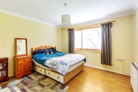 7, Salisbury House Rodwell Close, Ruislip, HA4 9NE