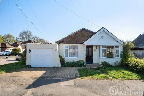 38 Oak Grove, Ruislip, HA4 8UE
