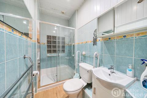 38 Oak Grove, Ruislip, HA4 8UE