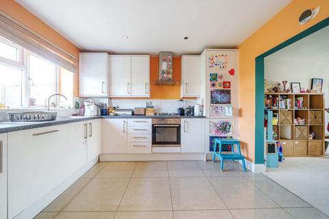 15 Brackenbridge Drive, Ruislip, HA4 0NF