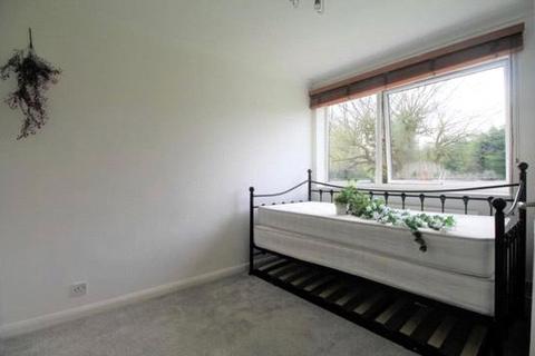 31 Seaford Close, Ruislip, HA4 7EQ