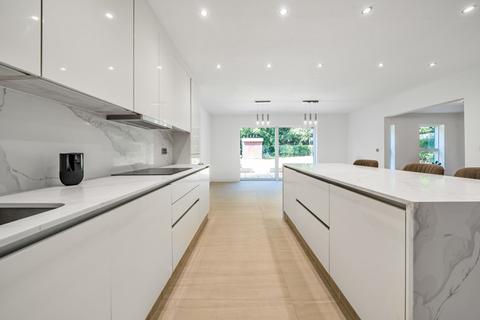 5 bedroom detached house for sale - Broadwood Avenue, Ruislip, Middlesex