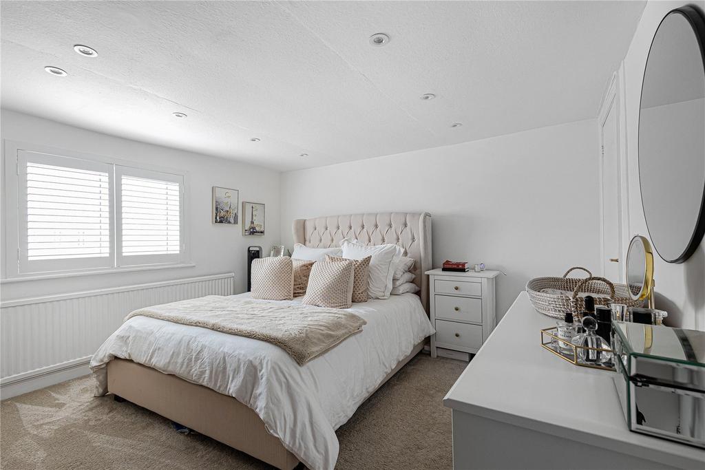 Park Cottages, The Oaks, Ruislip 2 bed house for sale £485,000