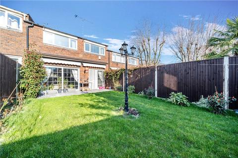 24 Brickett Close, Ruislip, HA4 7YE