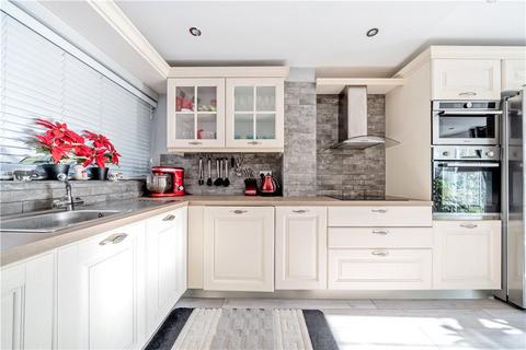 24 Brickett Close, Ruislip, HA4 7YE