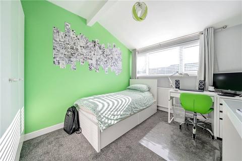 24 Brickett Close, Ruislip, HA4 7YE