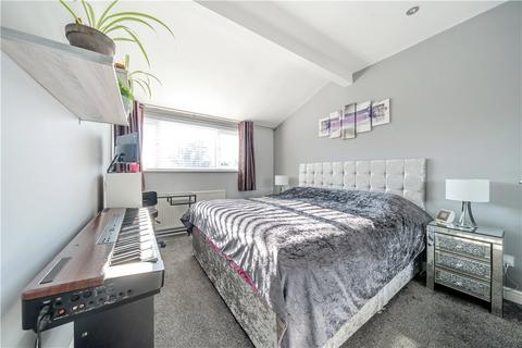 24 Brickett Close, Ruislip, HA4 7YE